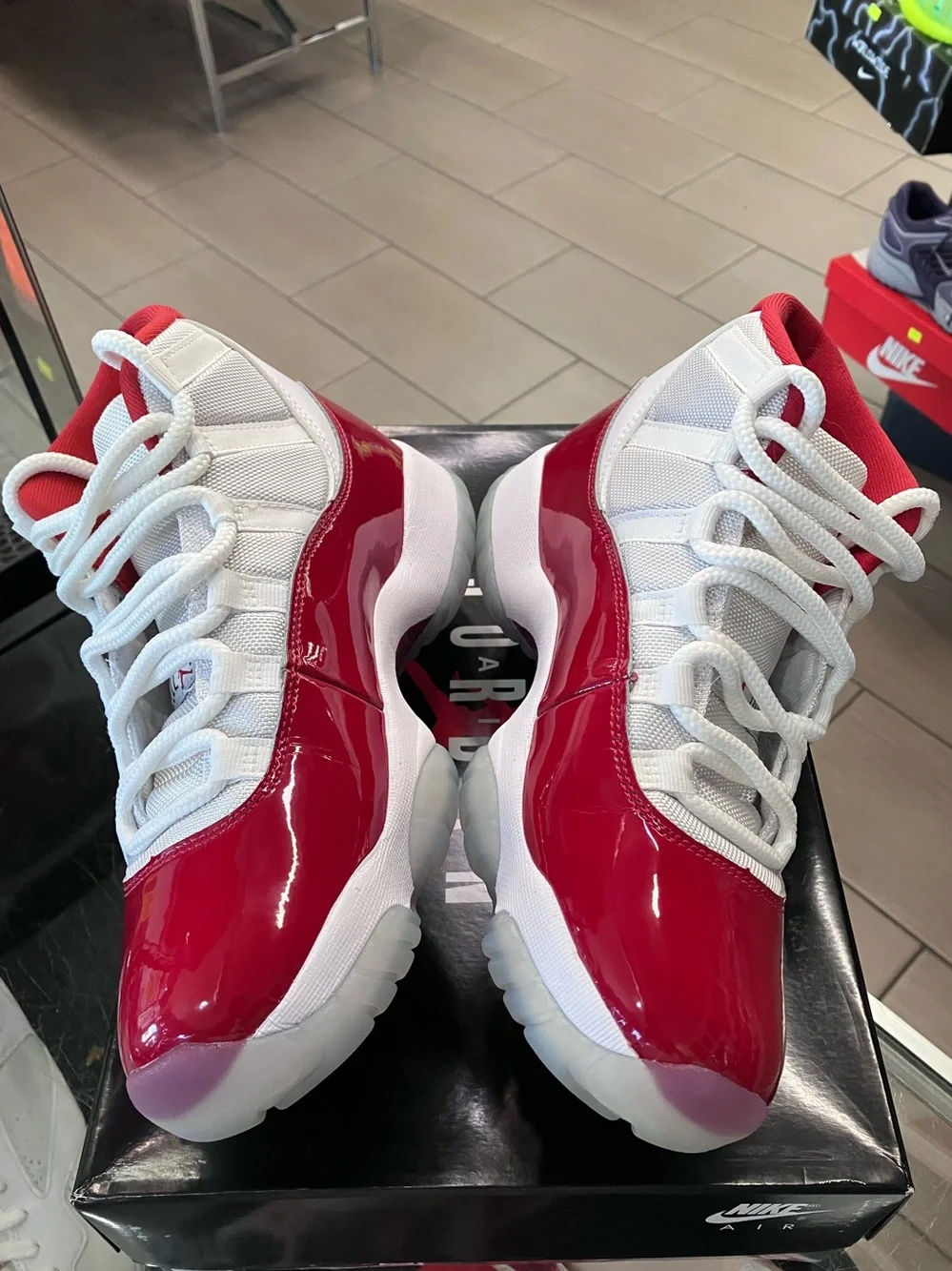 Air Jordan 11 Retro Cherry Size 7.5